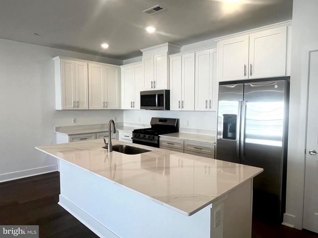 119 STOUTSBURG BLVD, Pennington, NJ 08534