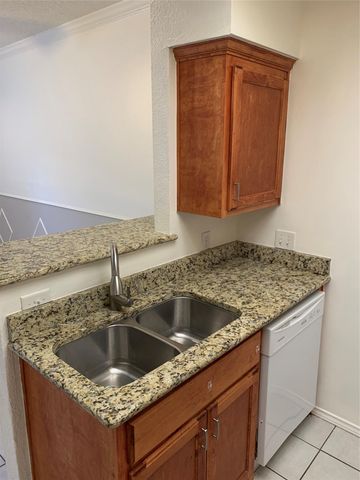 3111 Tom Green ST 101, Austin, TX 78705