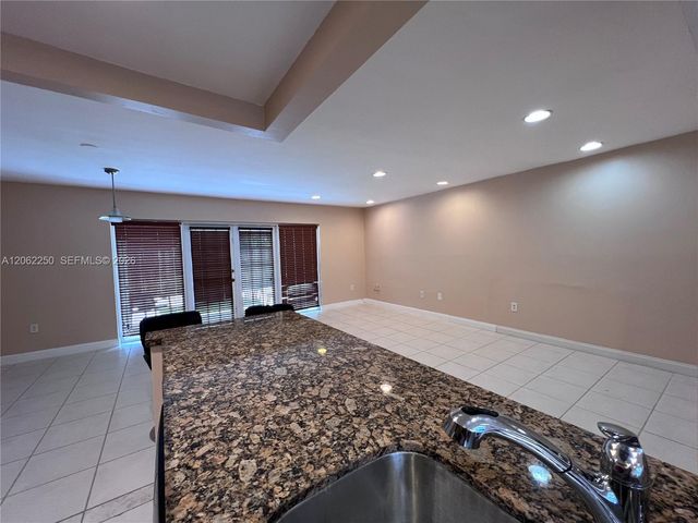 2750 N 34th Ave 9D, Hollywood, FL 33021