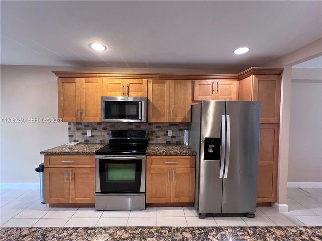 2750 N 34th Ave 9D, Hollywood, FL 33021