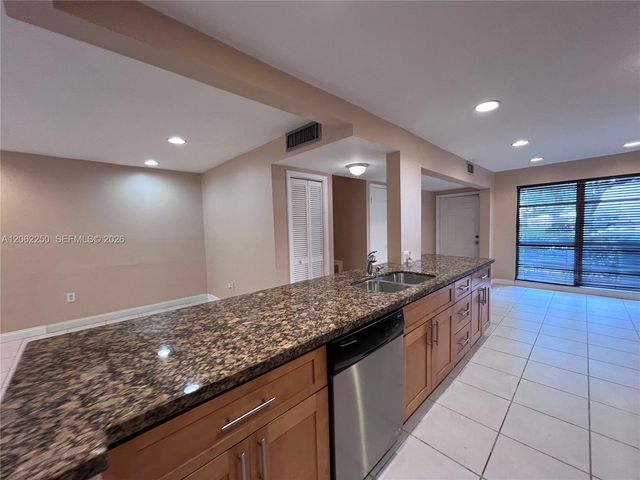 2750 N 34th Ave 9D, Hollywood, FL 33021