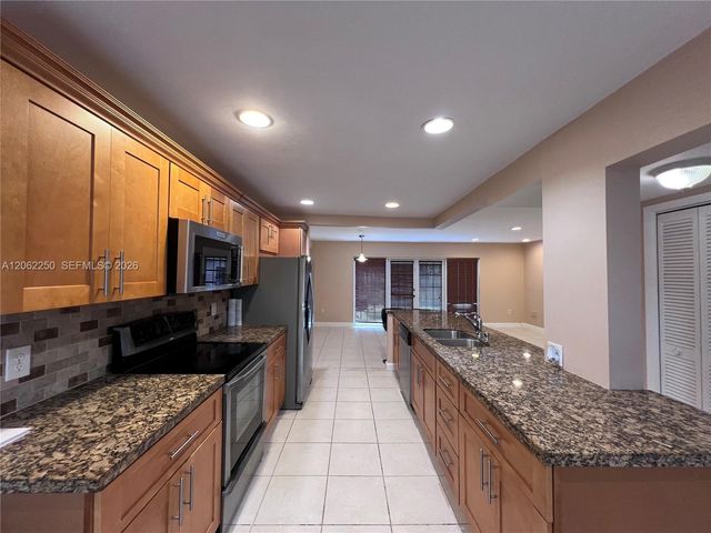 2750 N 34th Ave 9D, Hollywood, FL 33021