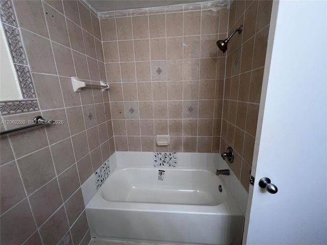 2750 N 34th Ave 9D, Hollywood, FL 33021