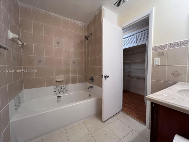 2750 N 34th Ave 9D, Hollywood, FL 33021