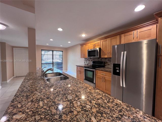 2750 N 34th Ave 9D, Hollywood, FL 33021