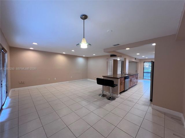 2750 N 34th Ave 9D, Hollywood, FL 33021