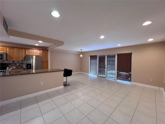 2750 N 34th Ave 9D, Hollywood, FL 33021