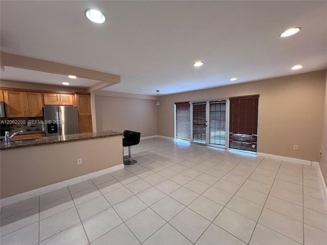 2750 N 34th Ave 9D, Hollywood, FL 33021
