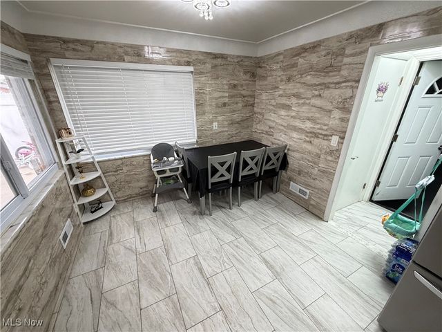 14750 Seneca Trail, Middleburg Heights, OH 44130