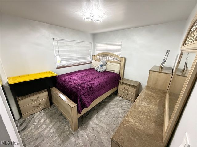 14750 Seneca Trail, Middleburg Heights, OH 44130