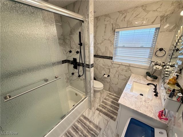 14750 Seneca Trail, Middleburg Heights, OH 44130