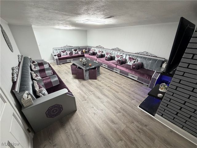 14750 Seneca Trail, Middleburg Heights, OH 44130