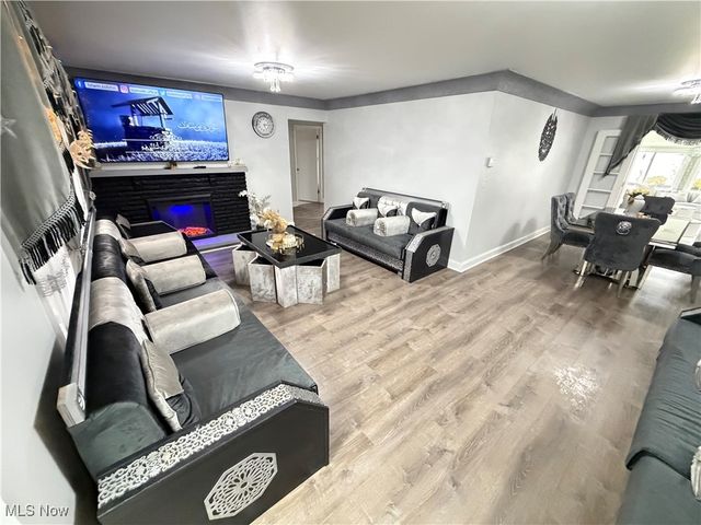 14750 Seneca Trail, Middleburg Heights, OH 44130