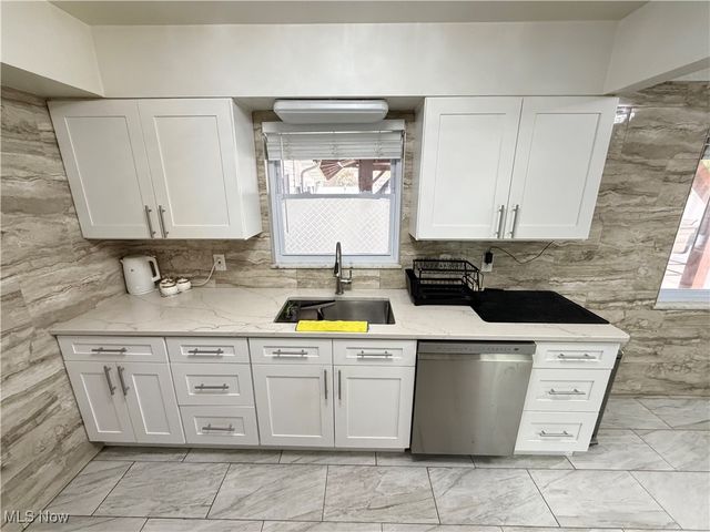 14750 Seneca Trail, Middleburg Heights, OH 44130