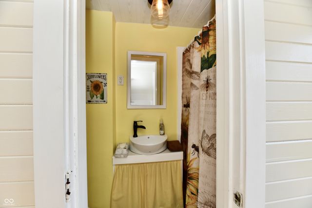 1177 W State Road 28, Alexandria, IN 46001