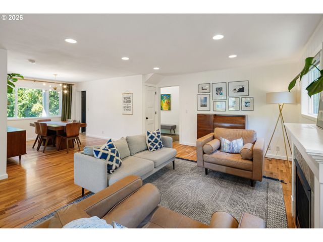 950 E 23RD Ave, Eugene, OR 97405