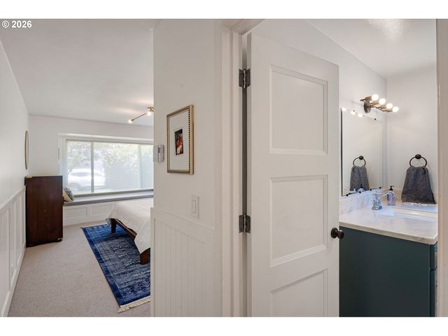 950 E 23RD Ave, Eugene, OR 97405