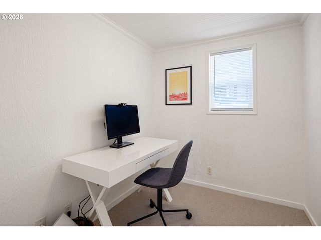 950 E 23RD Ave, Eugene, OR 97405