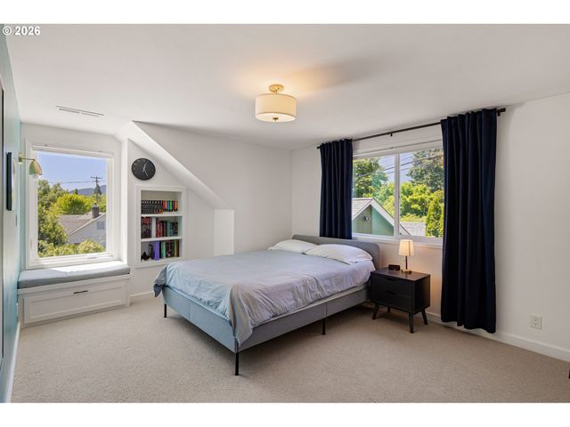 950 E 23RD Ave, Eugene, OR 97405