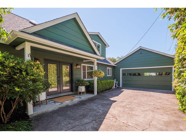 950 E 23RD Ave, Eugene, OR 97405