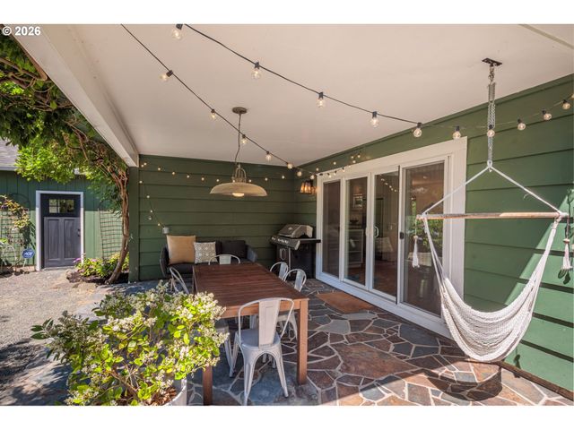 950 E 23RD Ave, Eugene, OR 97405