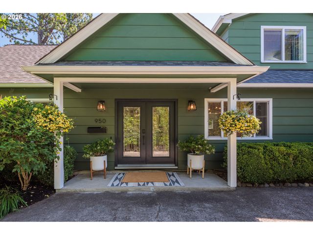 950 E 23RD Ave, Eugene, OR 97405