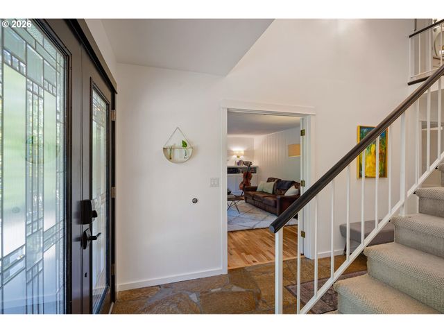 950 E 23RD Ave, Eugene, OR 97405