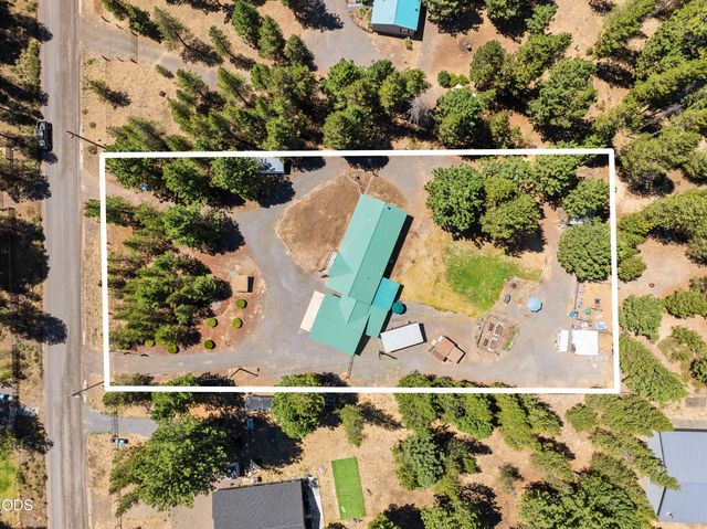 16240 Lava Drive, La Pine, OR 97739
