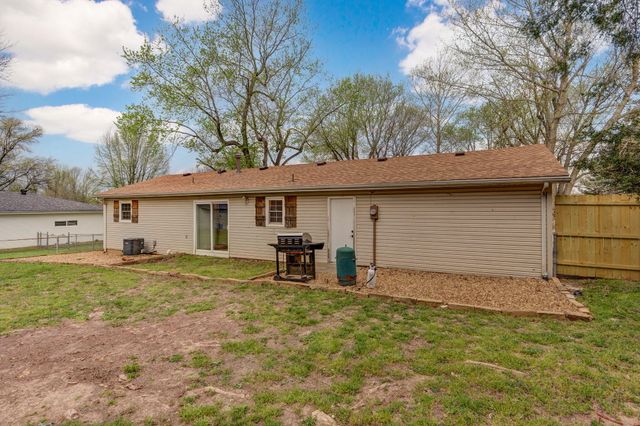 100 Dorcas Drive, Willard, MO 65781
