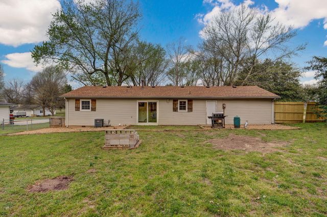 100 Dorcas Drive, Willard, MO 65781