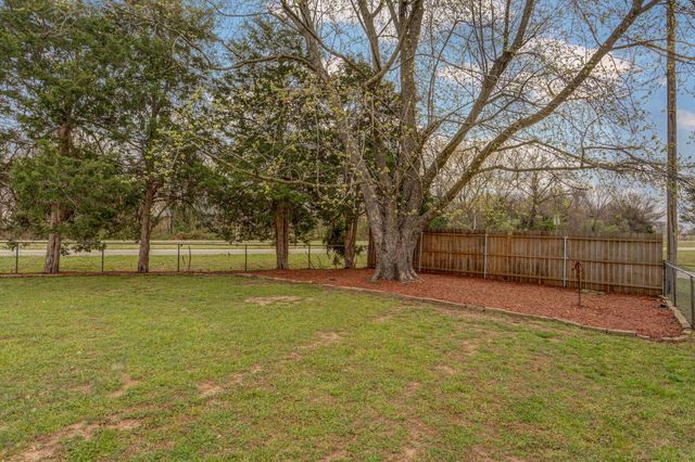 100 Dorcas Drive, Willard, MO 65781