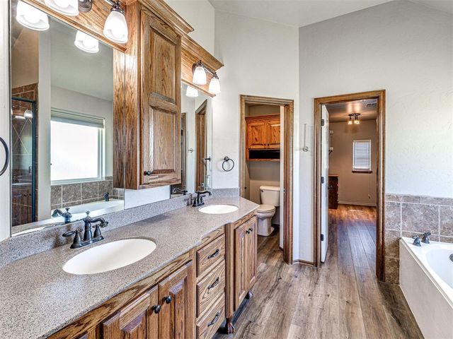 1113 Cedar Crossing, Choctaw, OK 73020