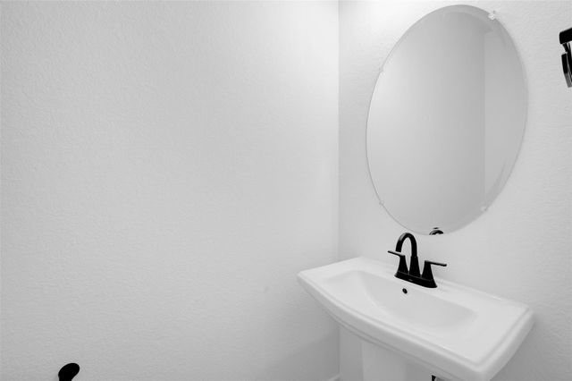 207 Bishop Wood RD, Dripping Springs, TX 78620