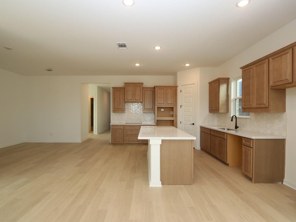 207 Bishop Wood RD, Dripping Springs, TX 78620