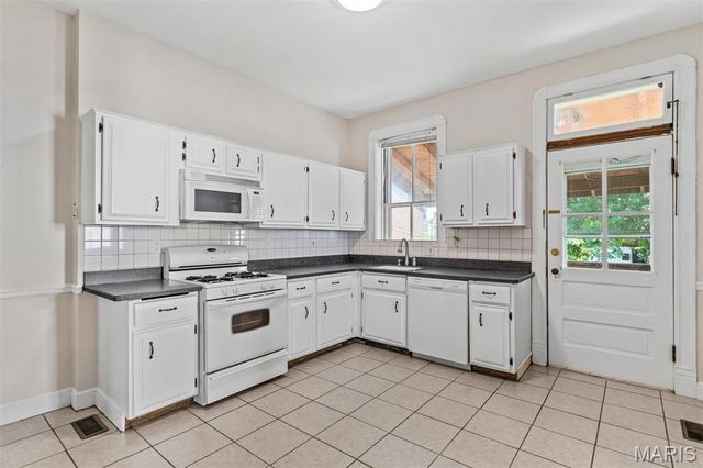 6567 Fyler Avenue, St Louis, MO 63139