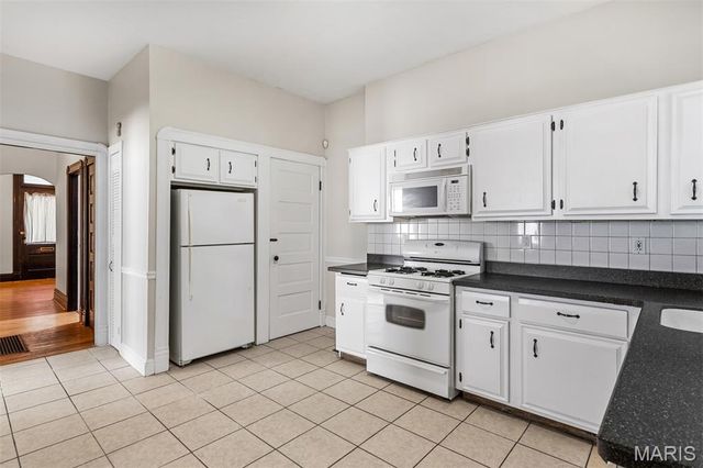 6567 Fyler Avenue, St Louis, MO 63139