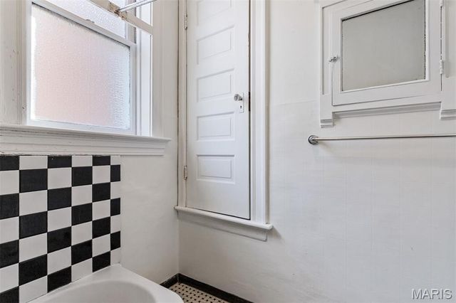 6567 Fyler Avenue, St Louis, MO 63139