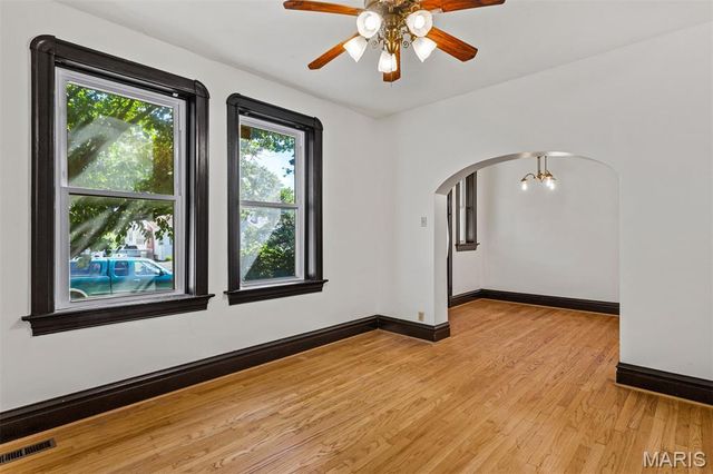 6567 Fyler Avenue, St Louis, MO 63139