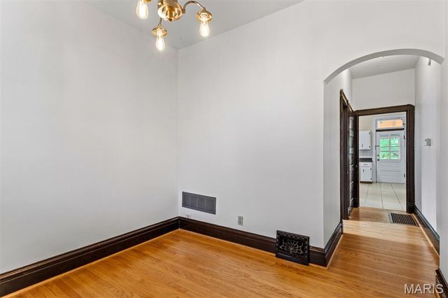 6567 Fyler Avenue, St Louis, MO 63139