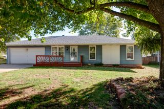 4104 South Meadowlark Drive, Springfield, MO 65807