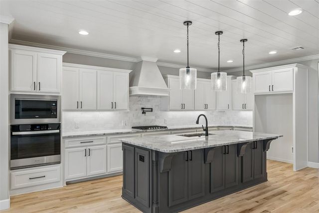15629 Stillmeadows Drive, Edmond, OK 73013