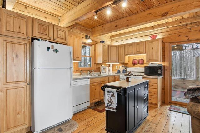 10471 Scarlet Tanager Lane, Hayward, WI 54843