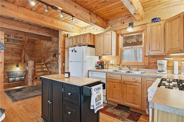 10471 Scarlet Tanager Lane, Hayward, WI 54843