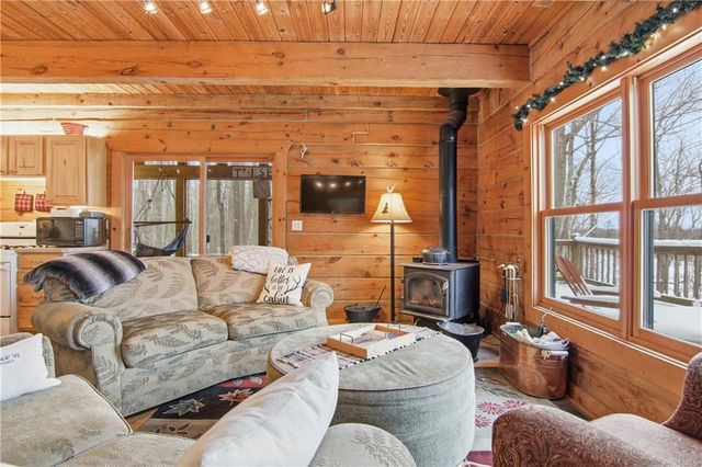 10471 Scarlet Tanager Lane, Hayward, WI 54843