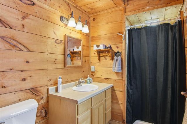 10471 Scarlet Tanager Lane, Hayward, WI 54843