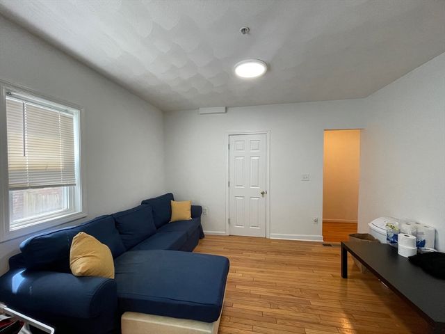 48 Derby St 1, Somerville, MA 02144