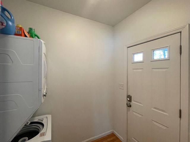 48 Derby St 1, Somerville, MA 02144