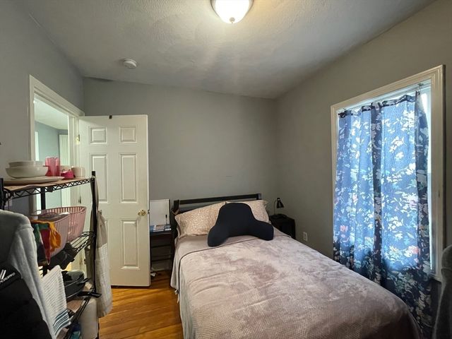 48 Derby St 1, Somerville, MA 02144