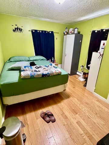 74 Chestnut St, Chelsea, MA 02150