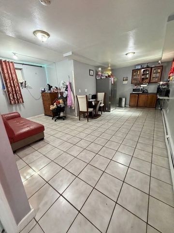 74 Chestnut St, Chelsea, MA 02150
